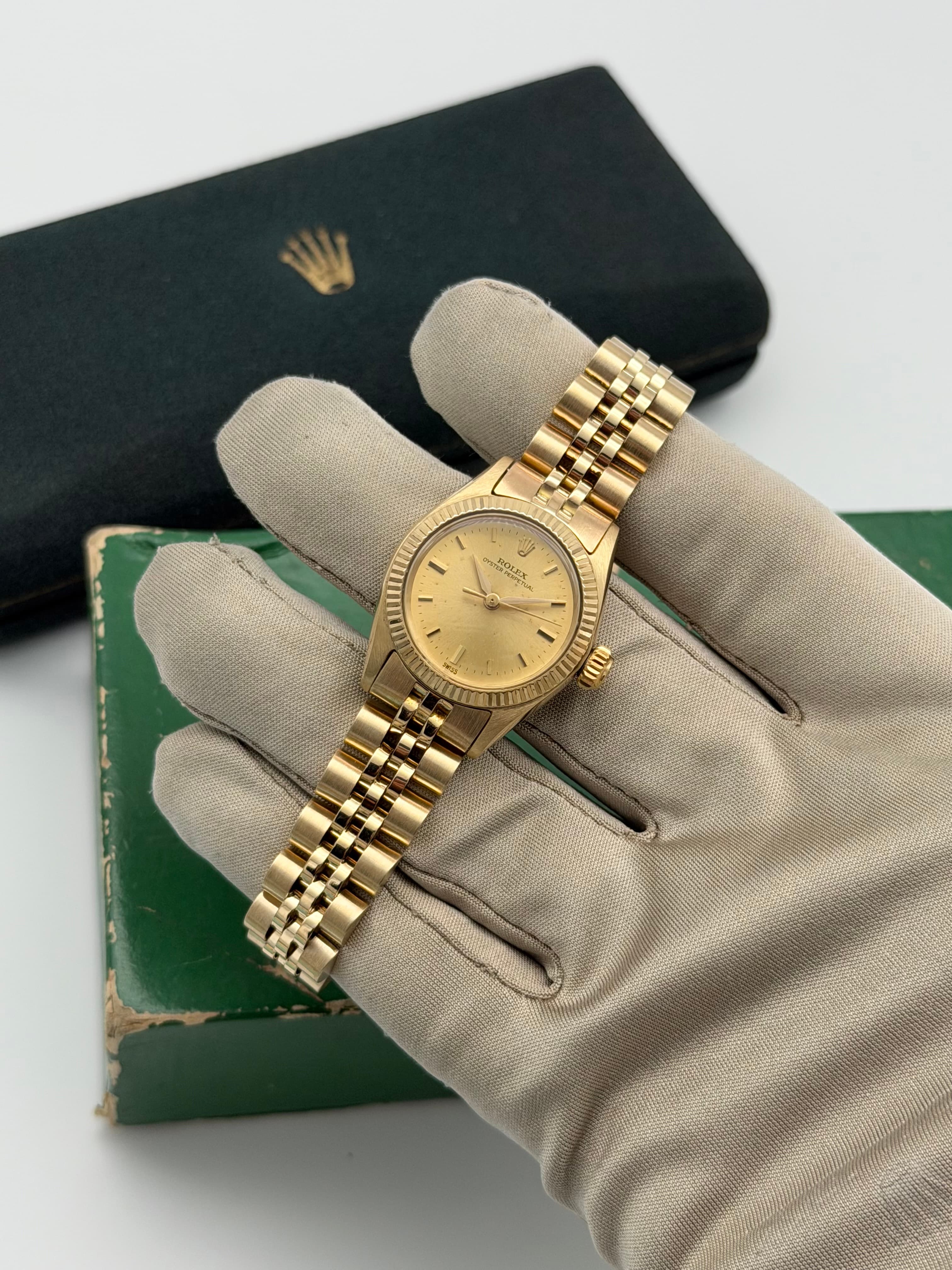 Rolex Oyster Perpetual 14k Yellow Gold — photo 3